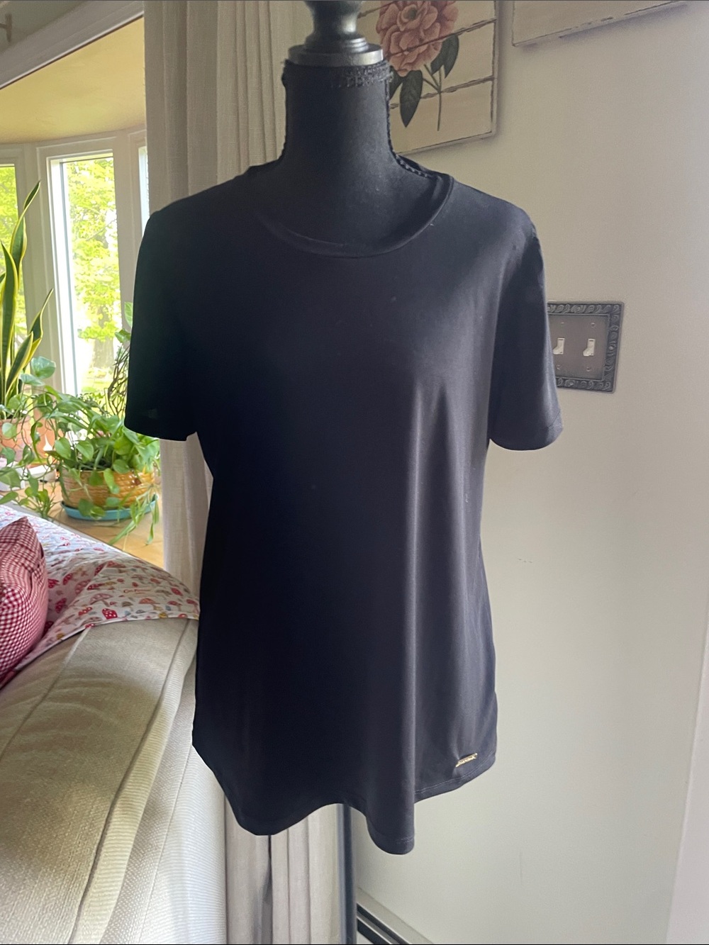 Ellen Tracy Solid Black Short Sleeve Crewneck Tee